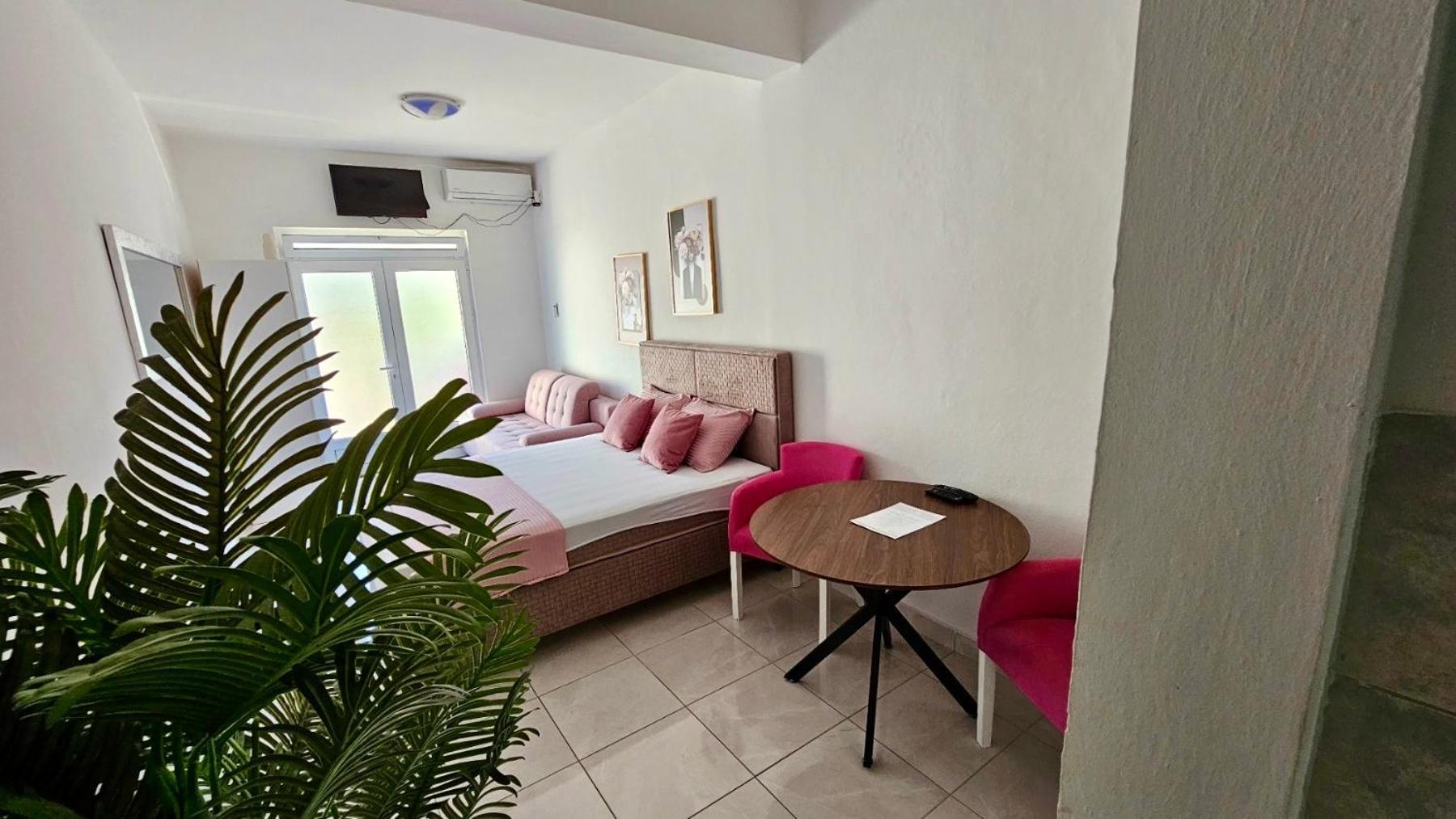 Banicevic Apartmani Thenovici Exterior photo